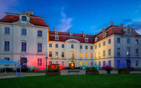 Schloss Martinskirchen bunt angestrahlt, Foto: Andreas Franke, Lizenz: Andreas Franke